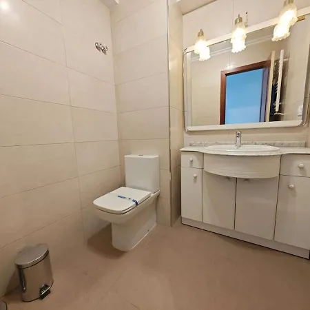 Garaje, A Solo Unos Minutos Del Centro De * Vigo