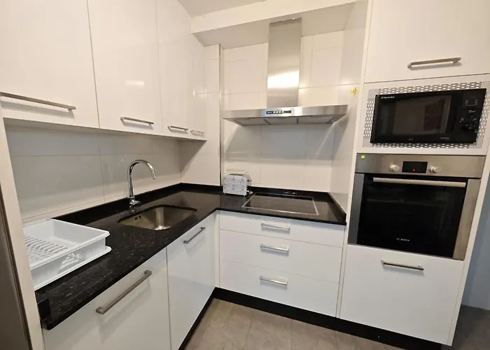 Garaje, A Solo Unos Minutos Del Centro De * Vigo